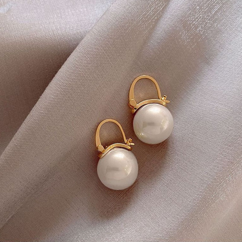 2021 New Classic Copper Alloy Smooth Metal Hoop Earrings For Woman Fashion Korean Jewelry Temperament Girl's Daily Wear earrings