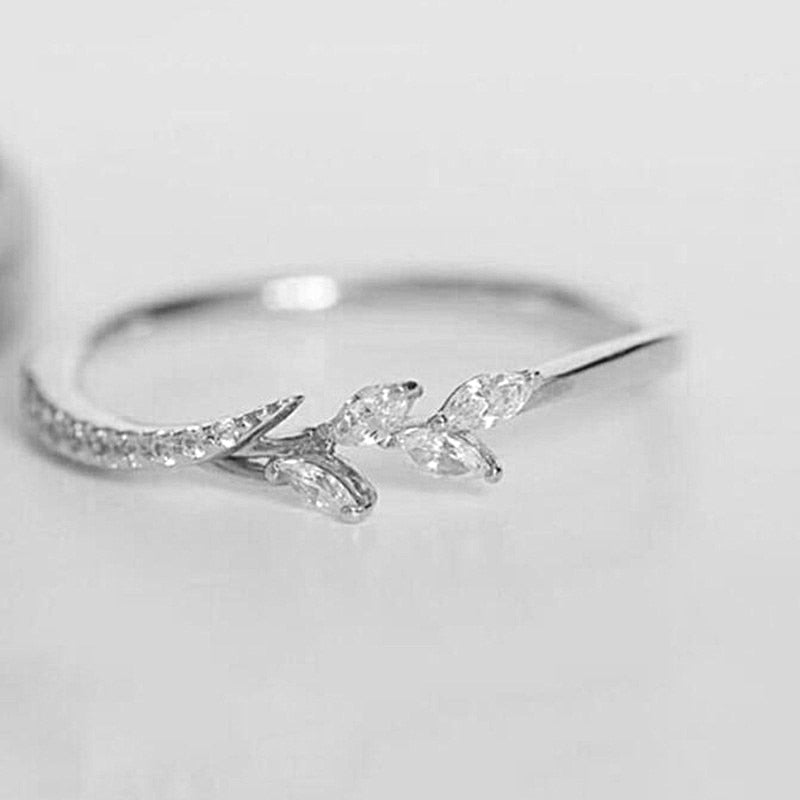 Hot Selling Trendy Claws Design Crystal Zircon Engagement Rings For Women Female Wedding Jewelry Gift Fashion Women Girl Rings