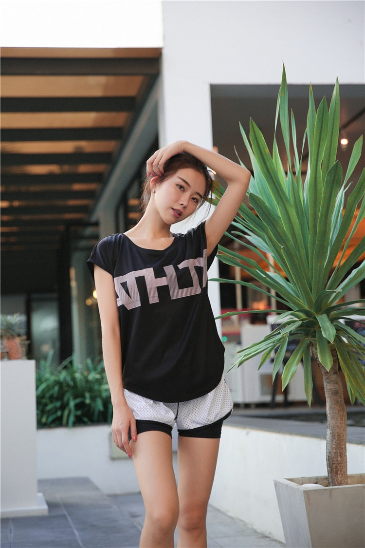 Black Breathable Yoga Shirts Loose Sports Fitness Short Sleeve T Shirt Ladies Running Quick Dry Tees Tops Clothing P184