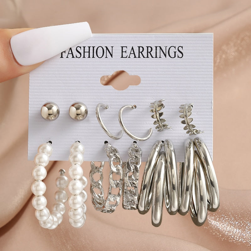 17KM Pearl Twist Hoop Earrings Set Butterfly Acrylic Dangle Earrings for Women Metal Hollow Gold Plated Earring Cartoon Jewelry