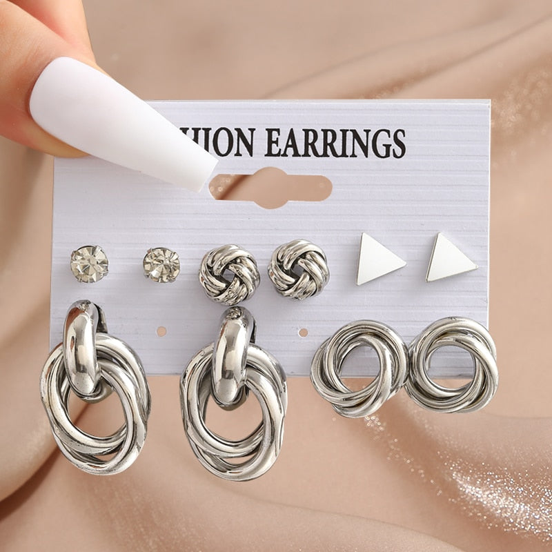 17KM Pearl Twist Hoop Earrings Set Butterfly Acrylic Dangle Earrings for Women Metal Hollow Gold Plated Earring Cartoon Jewelry