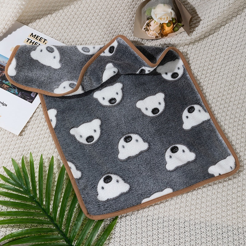 Warm Soft Pet Dog Blanket Mat Plush Thin Pet Sleeping Blanket for Dogs Cats Warm Breathable Cat Cover Blanket Pet Supplies