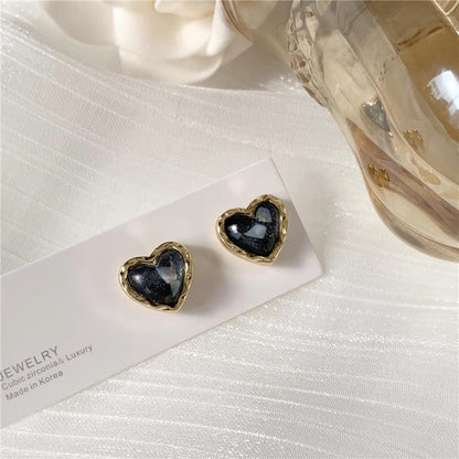 Trendy Vintage Heart Earring Women Classic Black White Stud Earrings Female Fashion Earrings Female Jewelry 2022 Gift