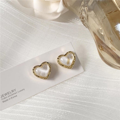 Trendy Vintage Heart Earring Women Classic Black White Stud Earrings Female Fashion Earrings Female Jewelry 2022 Gift