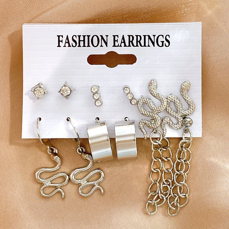 17KM Pearl Twist Hoop Earrings Set Butterfly Acrylic Dangle Earrings for Women Metal Hollow Gold Plated Earring Cartoon Jewelry