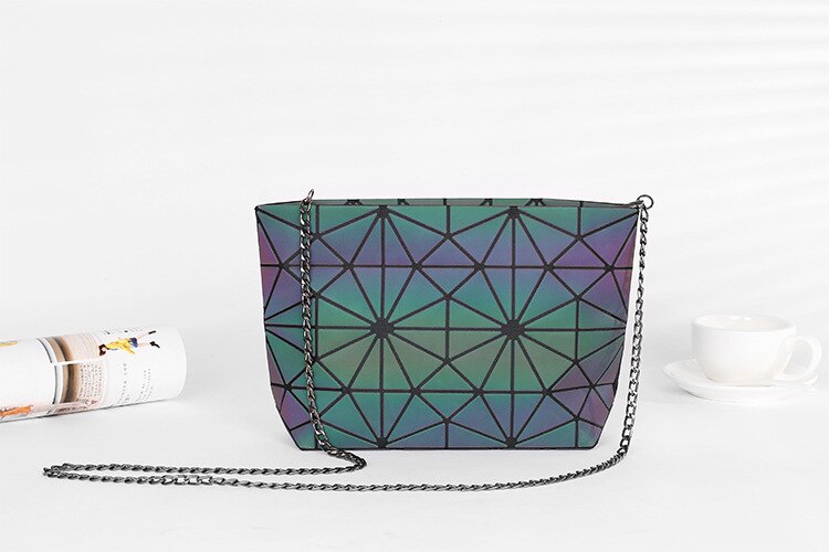 Aliwood Brands Luminous Geometric Women bags Chain Shoulder Bags Clutches Travel Cases Makeup Holographic Female Messenger Bags