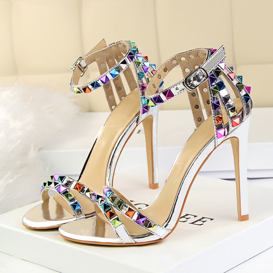 2023 Women 11cm High Heels Heels Rivets Studded Sandals Lady Sandles Stiletto Glossy Pumps Stripper Summer Fetish Strappy Shoes