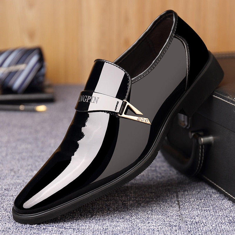 Men Dress Leather Shoes Slip on Patent Leather Mens Casual Oxford Shoe Moccasin Glitter Male Footwear Pointed Toe Shoes for Men